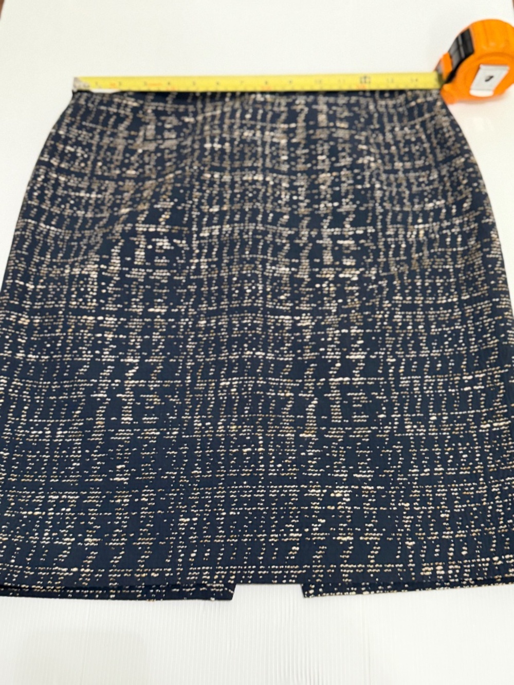 T Tahari Navy Blue & Metallic Gold Tweed Pencil Skirt - Size 6
